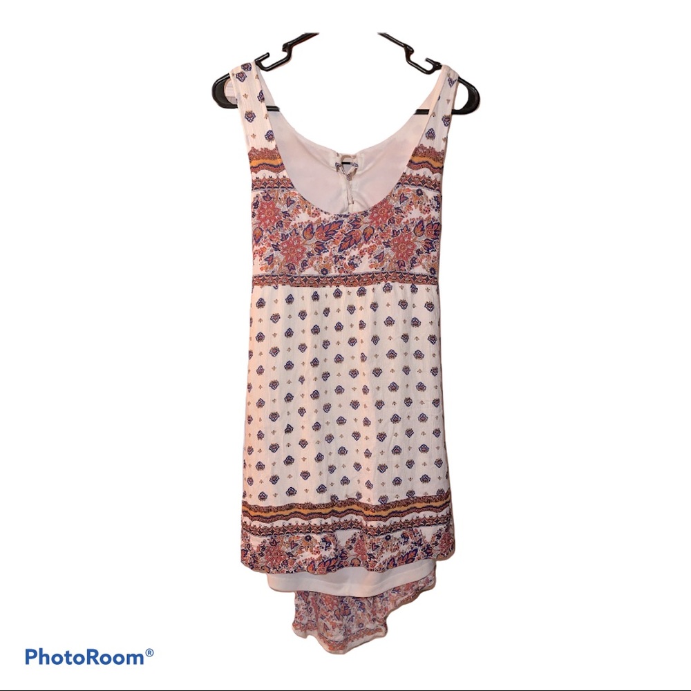 Super cute open back detail dress